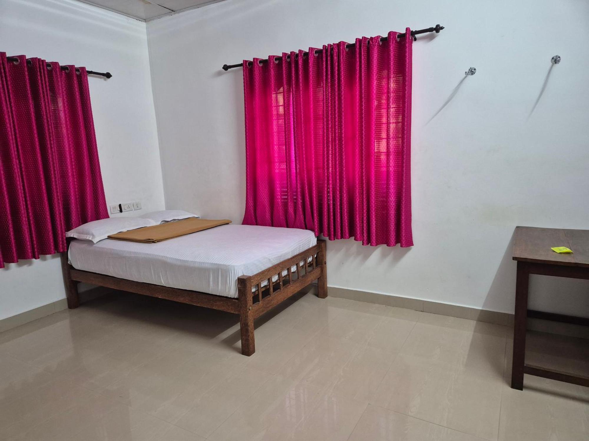 Anivilla Holiday Home Kunjithanny Anachal Zimmer foto